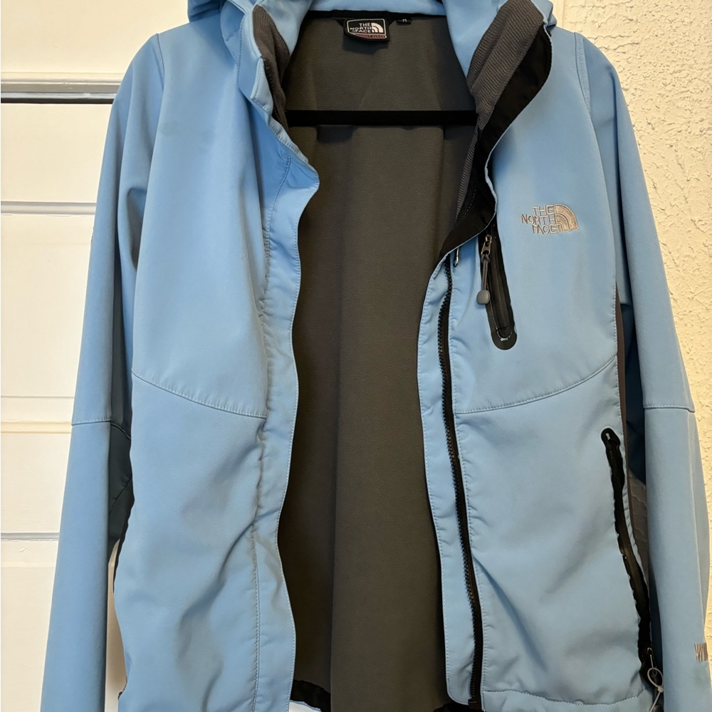 North Face Jacket. Waterproof. Unlined. - Picture 9 of 9